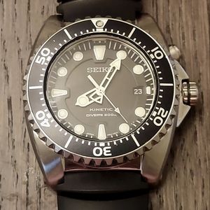 Seiko Kinetic Dive Watch (SKA371)